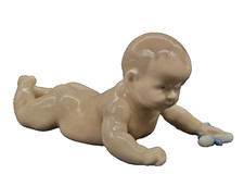 Royal Copenhagen Porzellan Figur #1739 Krabbelkind Baby Ada Bonfils-