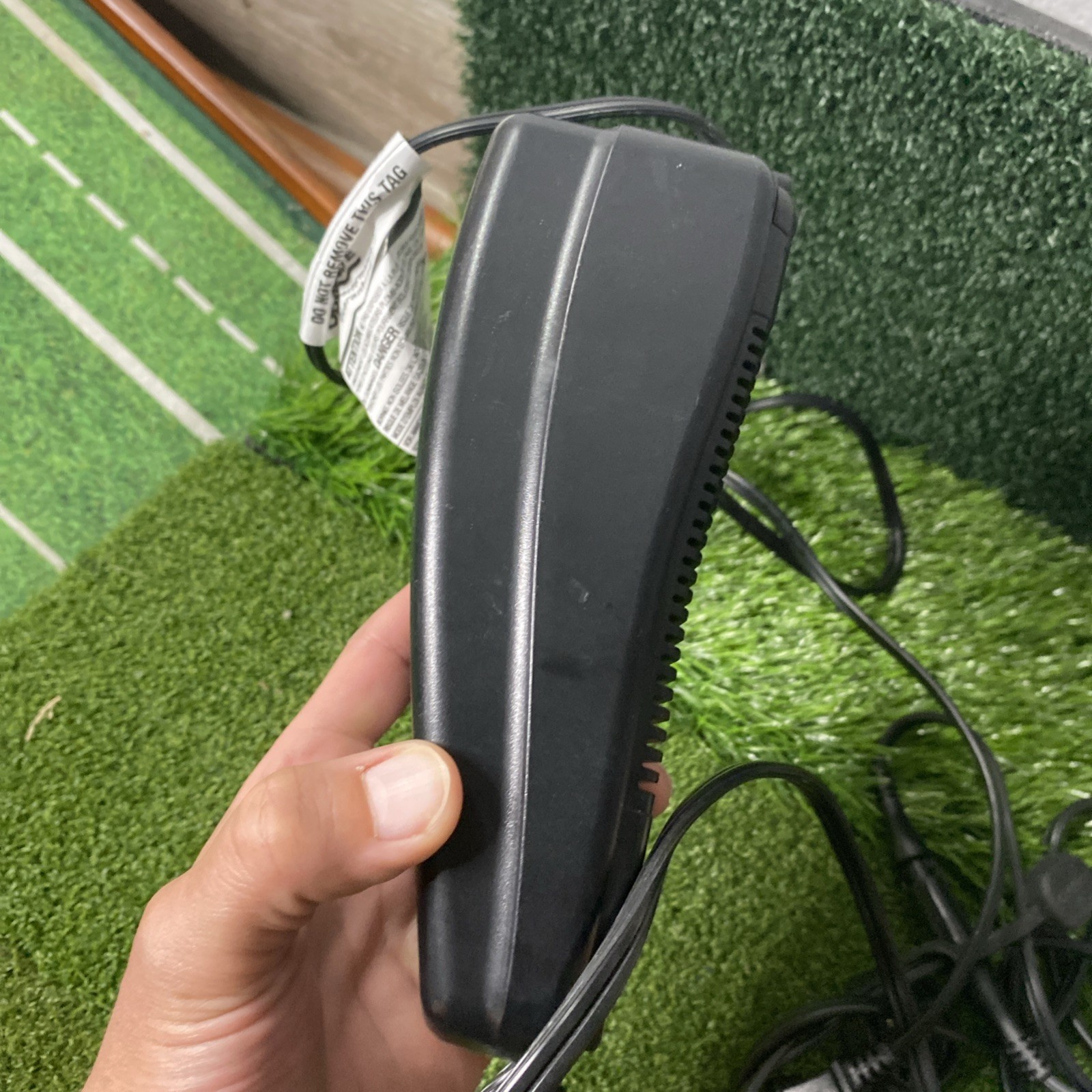 Aston Martin V8 Vantage Battery charger