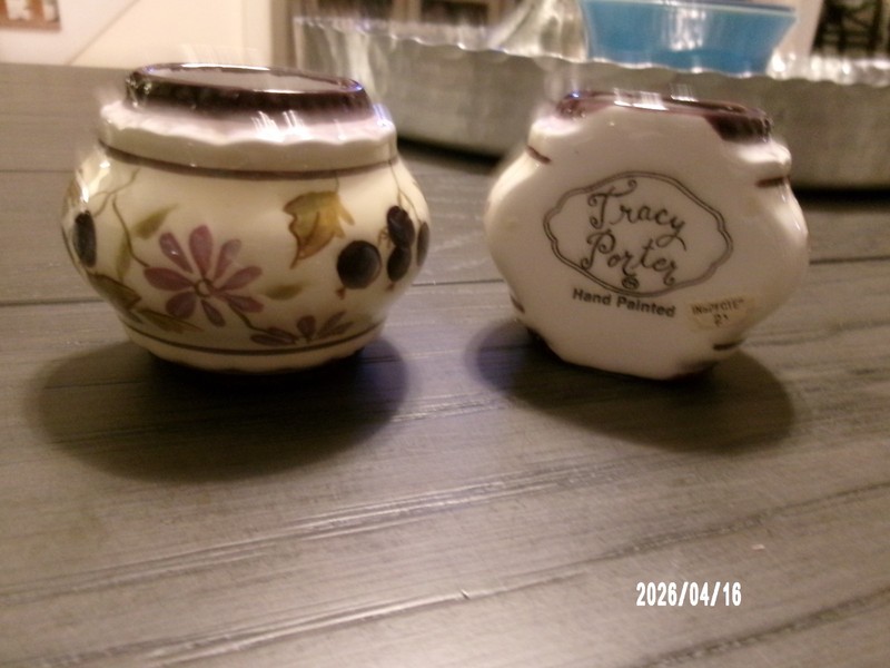Set Of 2 Napkin Rings By Tracy Porter "Sage Tea" Purple Accents EXCELLENT