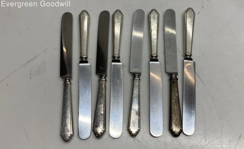 (H) Lunt William and Mary Sterling Silver Handled Dinner Knives