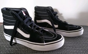 skate high black vans