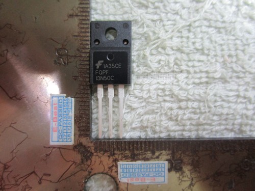 10 Pezzi Transistor MOSFET FQP13N50C (I3N50C, 13N50C) TO-220 - Nuovi Di Fabbrica