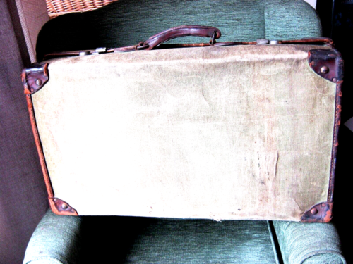 W.W.2 Navy issued canvas covered suitcase. 1914 to 1946. - Picture 1 of 5