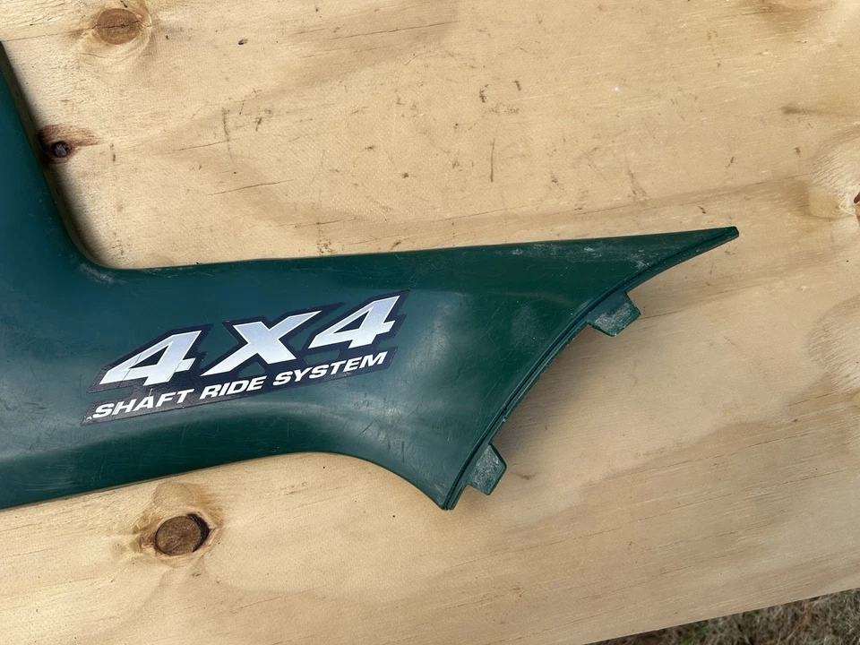 Panel lateral izquierdo Polaris Magnum 325 2000 4x4  Foto 3 de 4