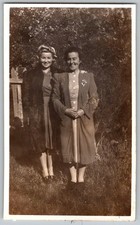 Vtg B&W Snapshot Two Smiling Women In Stylish Coats & Dresses Outdoors 1940s