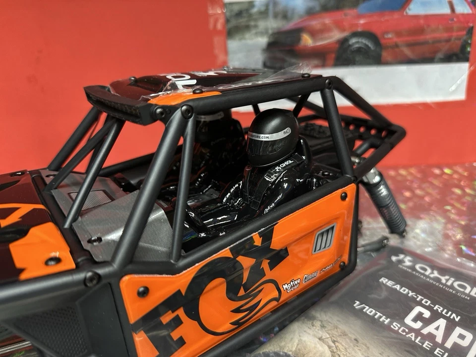 Axial Capra Fox Orange Cage Chassis w/ Body/Interior/ Shocks Links  1/10 Crawler - Image 3 of 4