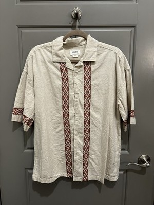 Pull&Bear Men's Geometric Embroidered Short Sleeve Button-Up Shirt Beige M