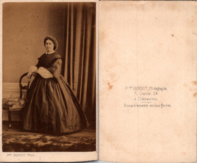 CDV femme robe crinoline, Photographe ANONYME vers 1870