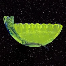 1996 GLASSLIGHT Glass Shofar Menorah Candle Stick Holder Votive Manganese 365nm