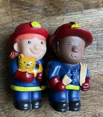 Battat firefighters 3  figurines