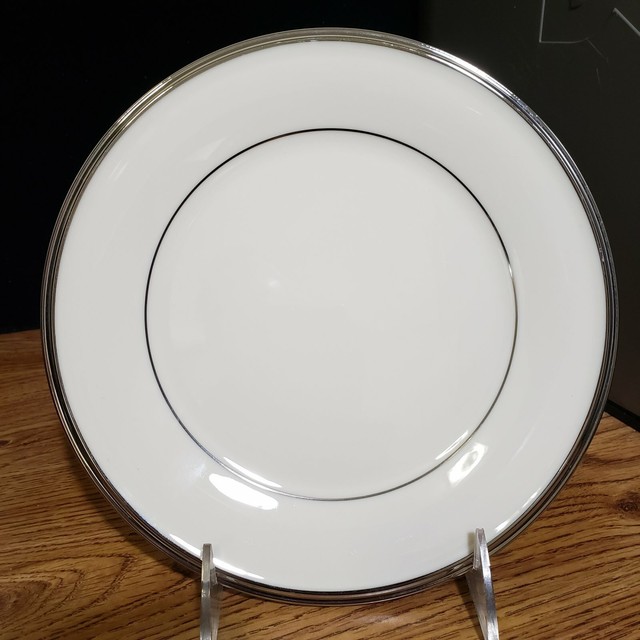 Lenox Solitaire China Dinner Plate 10.75” Inches Ivory Platinum Silver