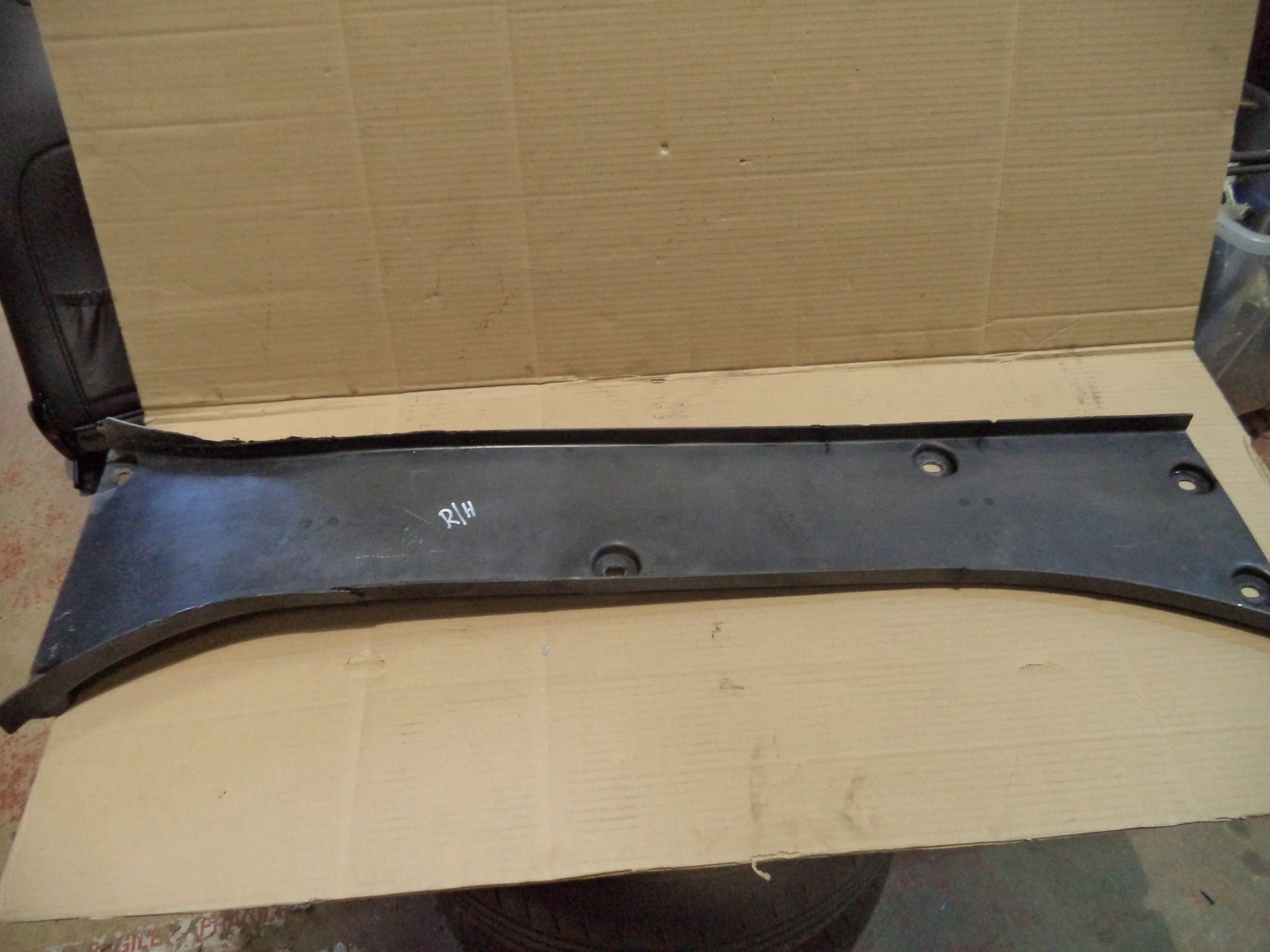 skid plates underbody rear right Ferrari F355 64840900 for sale 