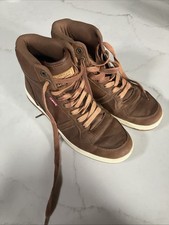 Zapatilla deportiva Levi's Stanton 51883809H de cuero vegano de caña alta marrón moca talla 9,5 para hombre