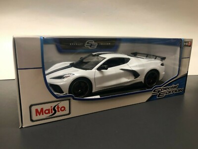 Maisto Special Edition 1:18 Die cast White 2020 C8 Corvette