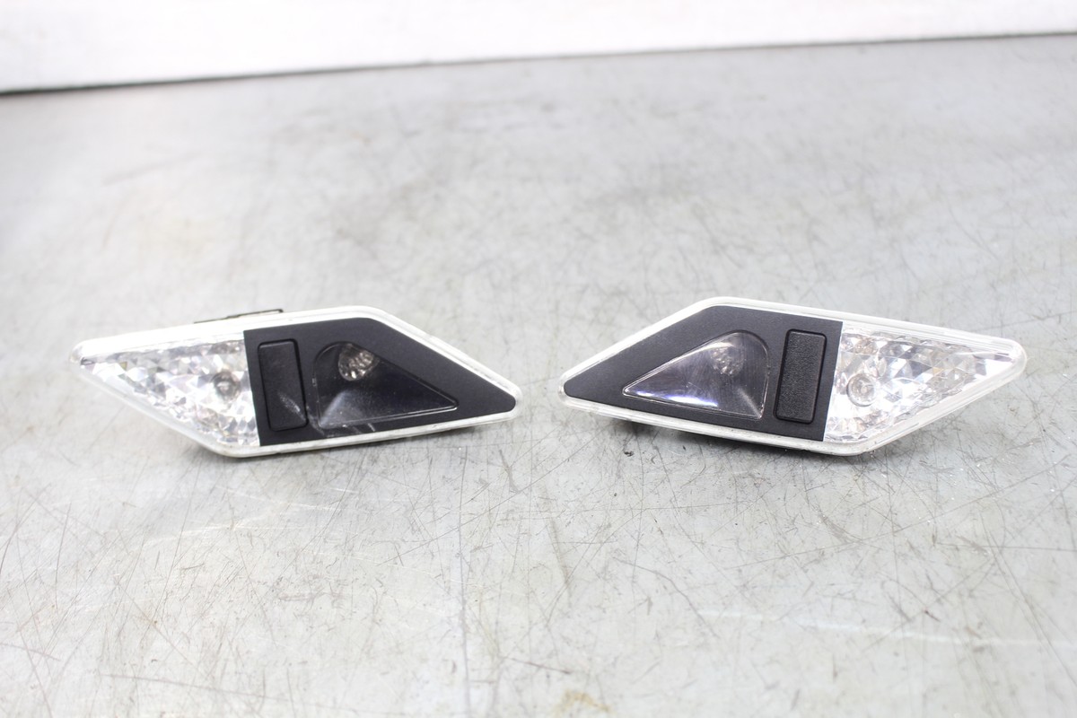  E46 M3 OEM リア左右電球ホルダー388569L 388570R BMW E46 M3 3 SERIES BLACK REAR INTERIOR C PILLAR LIGHTS 8375586 +