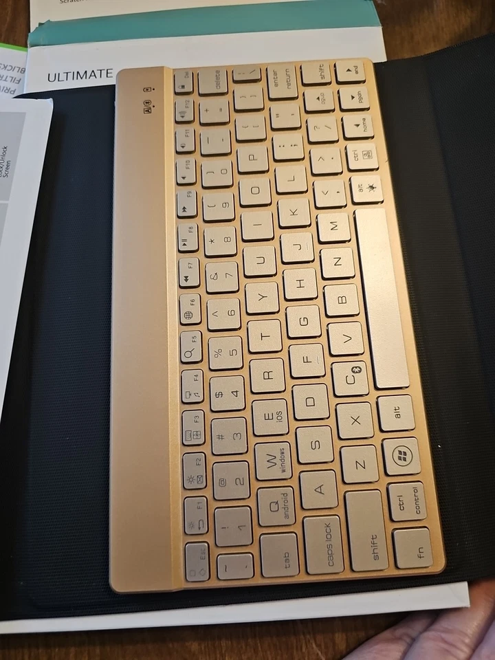 Blue Yekbee ultimate 7 color detachable keyboard case 2018,2017 ipad pro 9.7 - Image 4 of 4