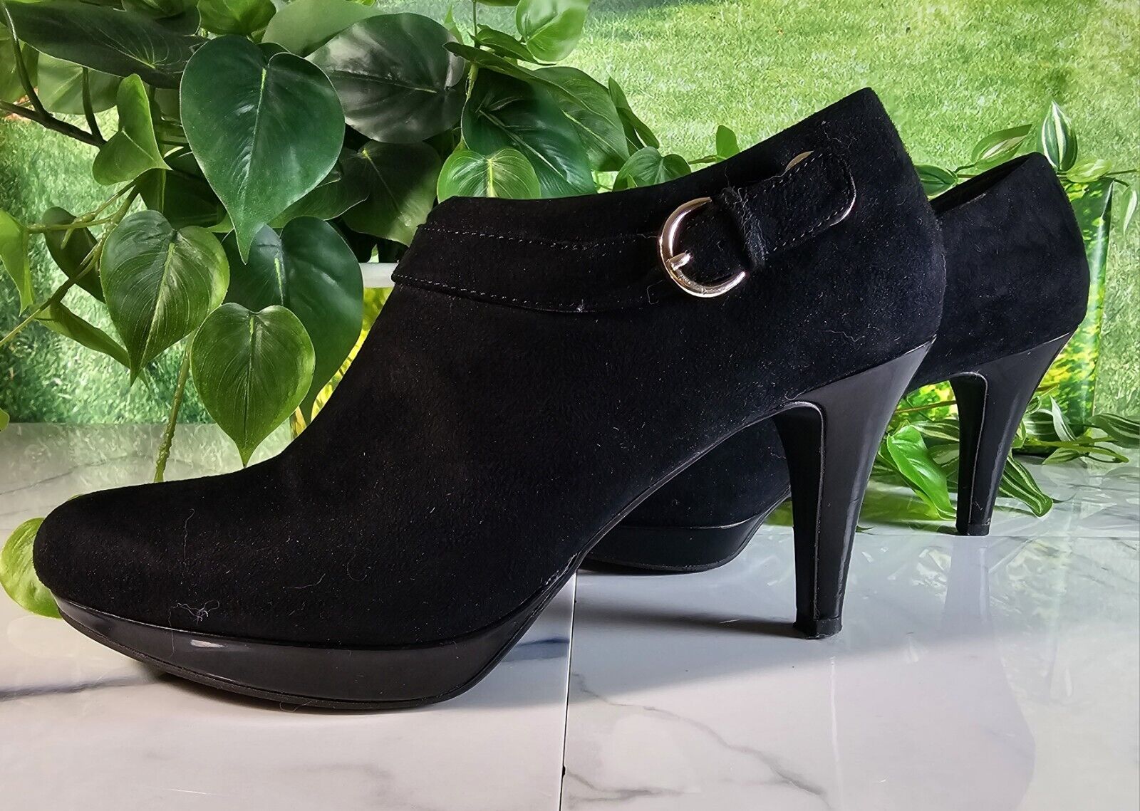 Bandolino Women's Black Faux Suede Ankle Boots Sh… - image 3