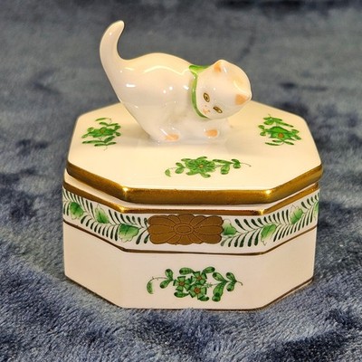 Herend Chinese Bouquet Green Petite Octagonal Trinket Box Kitten