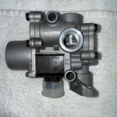 Wabco 241 Brake Valve Solenoid Modulator Assembly 472 195 096 0 24V. New No Box