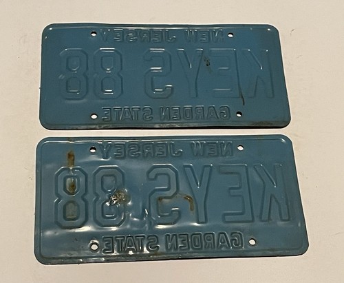 Vintage Matching Pair Of 1980’s New Jersey Vanity License Plates ~ Tag # KEYS 88 - Picture 2 of 2
