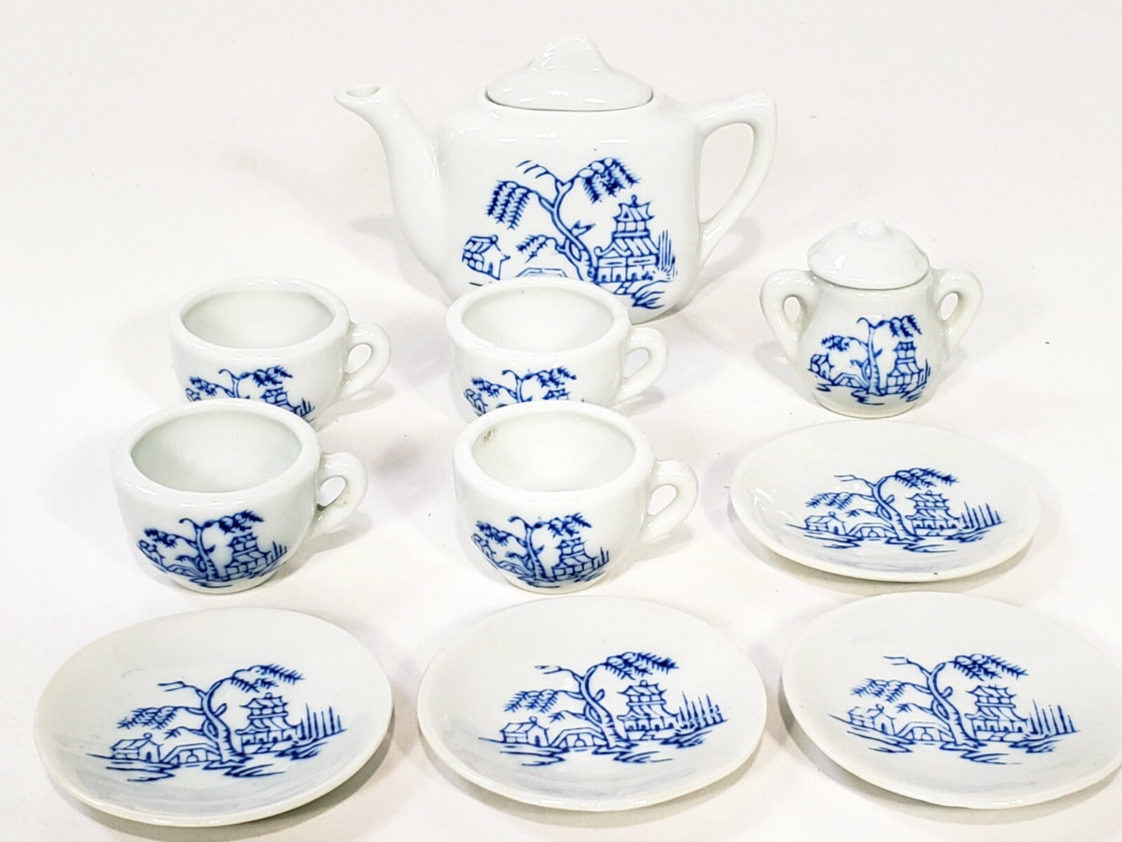 Vintage Blue Willow Japan Porcelain Dollhouse Miniature Tea Set with 12-Piece Cups Teapot and Dishes