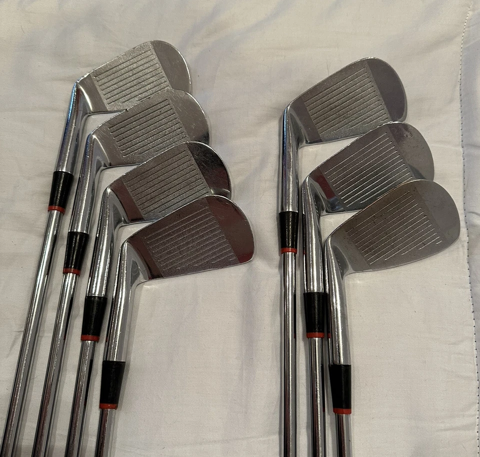 Spalding Tee-Flite RH Vintage Blade Iron Set 3-9i Regular Flex Steel Shafts Used - Image 3 of 4