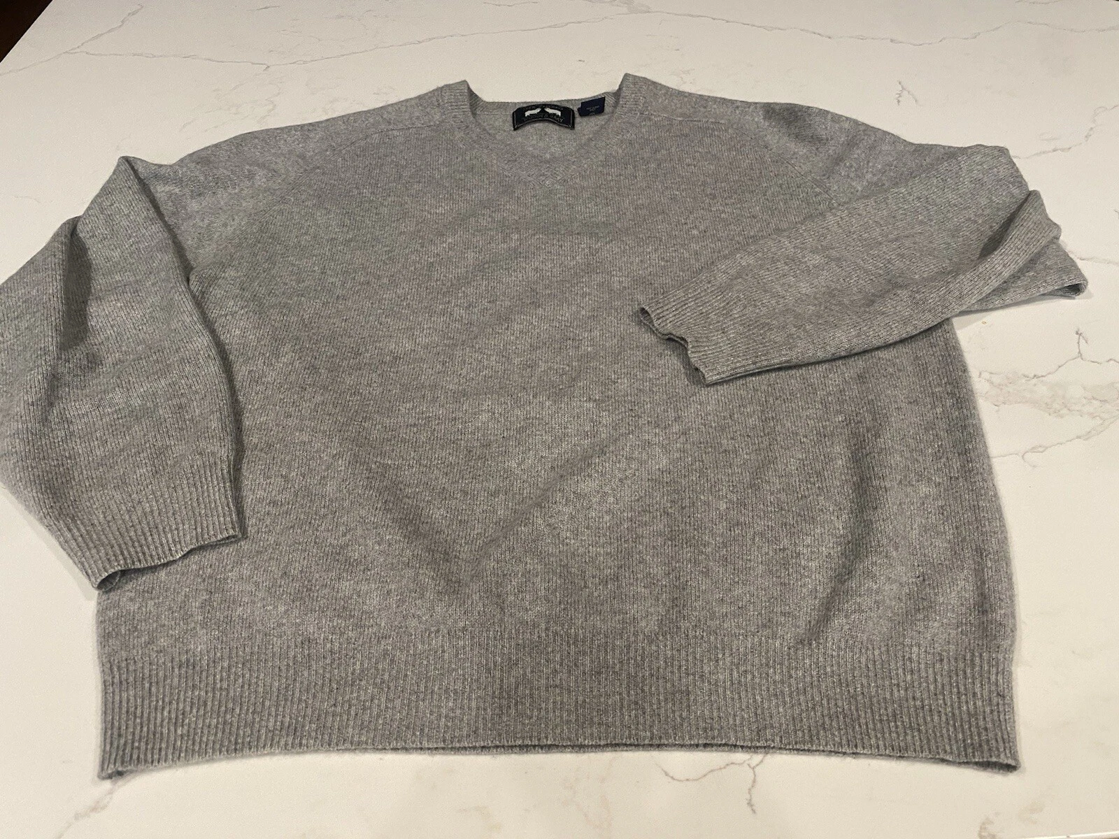 EUC Woods and Gray 100% Cashmere V Neck Sweater - Large - Gray Heather