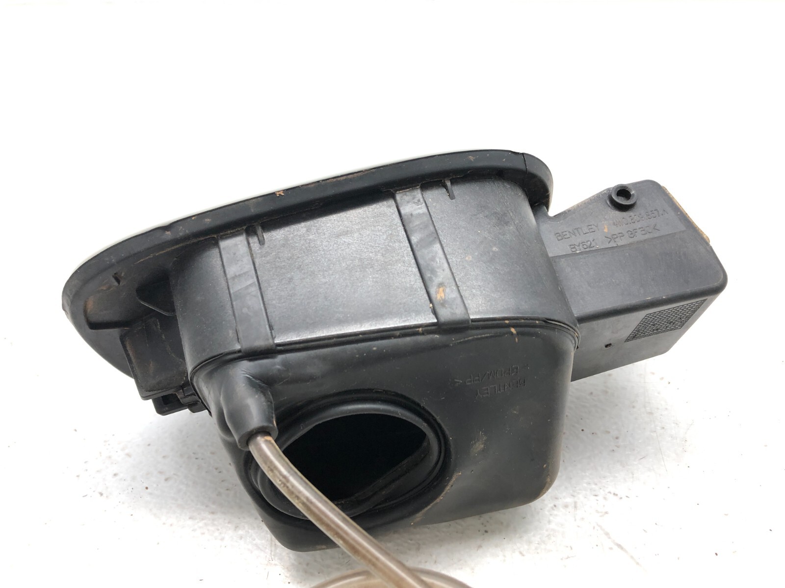 2014-2018 BENTLEY FLYING SPUR GAS TANK FILLER POCKET FUEL DOOR LID LA9B / B7 OEM