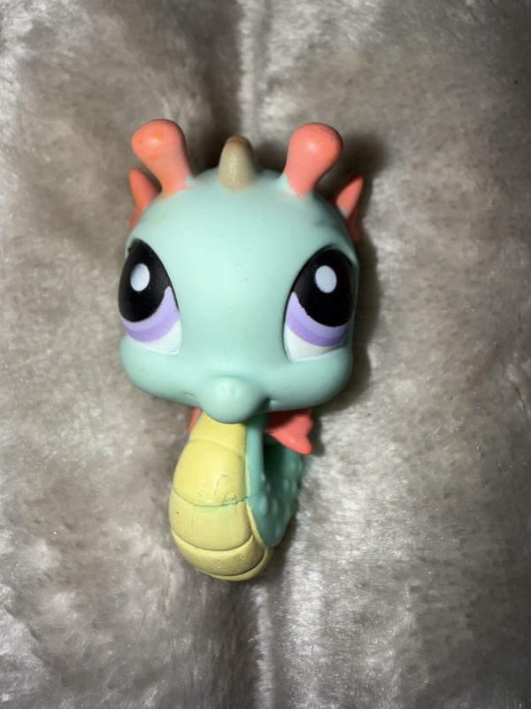 Littlest Pet Shop 2006 LPS Seahorse Purple Eyes #348