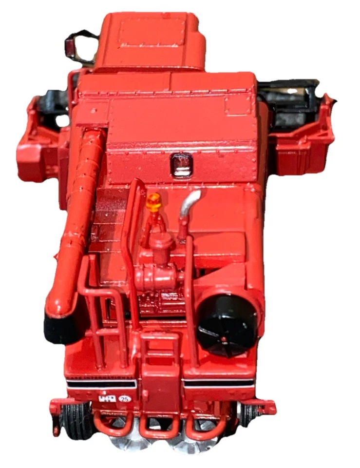 UNIVERSAL HOBBIES 1/87 CASE INTERNATIONAL 1660 AXIAL FLOW COMBINE HACHETTE FARM - Image 3 of 4