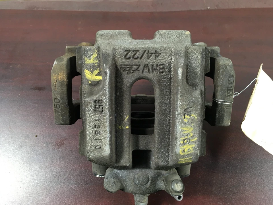 Pinza de freno trasera derecha del lado del pasajero BMW 335i 2011-2016 6768698 OEM. Foto 2 de 4