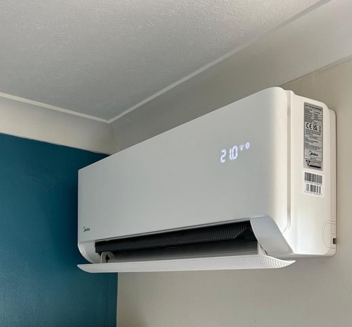 Midea Breezeless 2.5kw Air Conditioning Unit- Supplied and Installed - Picture 2 of 2