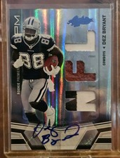 DEZ BRYANT 2010 Absolute Spectrum Rookie Premiere Materials RC AUTO #215 02/10