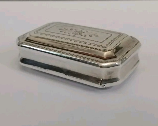 Foto 1 di 5