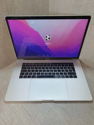 Apple MacBook Pro 15" 2016 · i7 · 16GB · 250GB