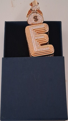 .iced-out. Anhänger goldfarben mit Buchstabe E, Strassstein, Geldsack-Symbol