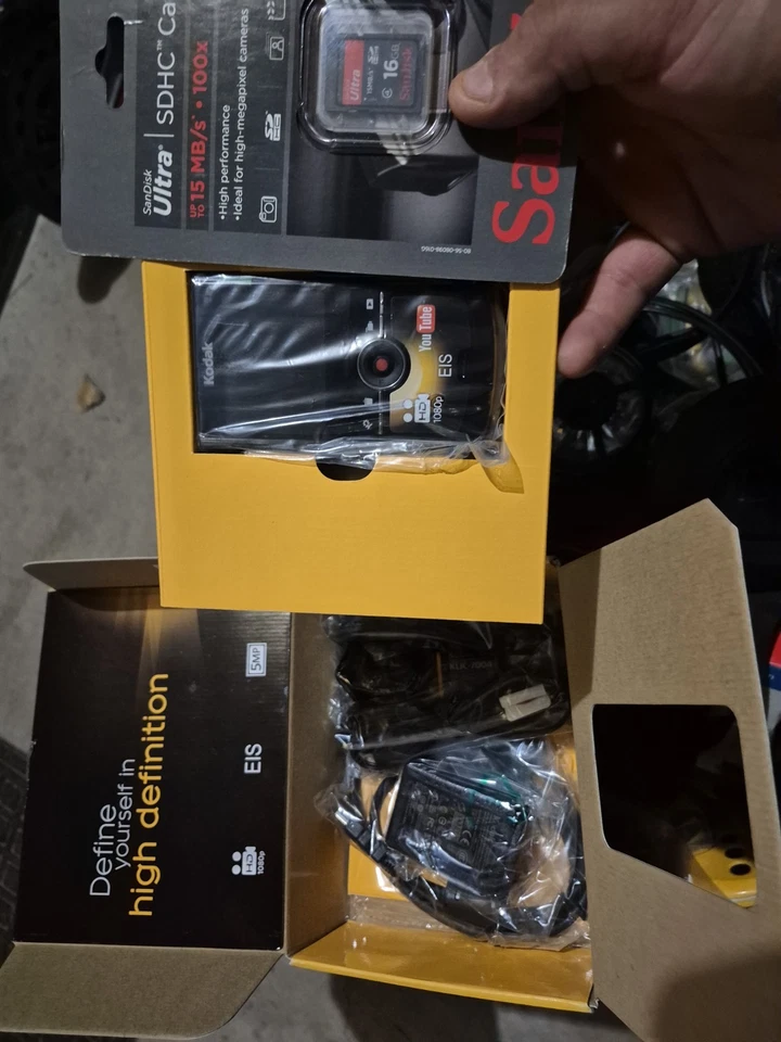 Kodak Zi8 Pocket HD Video Camera 1080P - Open Box BLACK - Image 4 of 4