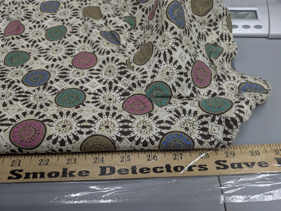 Peaches Scrub Top Women's 2XL Boho Geometric Starburst Dot Retro Neutral - Image 4 of 4