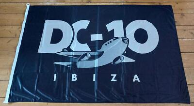 BRANDNEU DC10 IBIZA SCHWARZE FLAGGE/BANNER - 147 x 97 CM - IBIZA CLUB POSTER - DJ