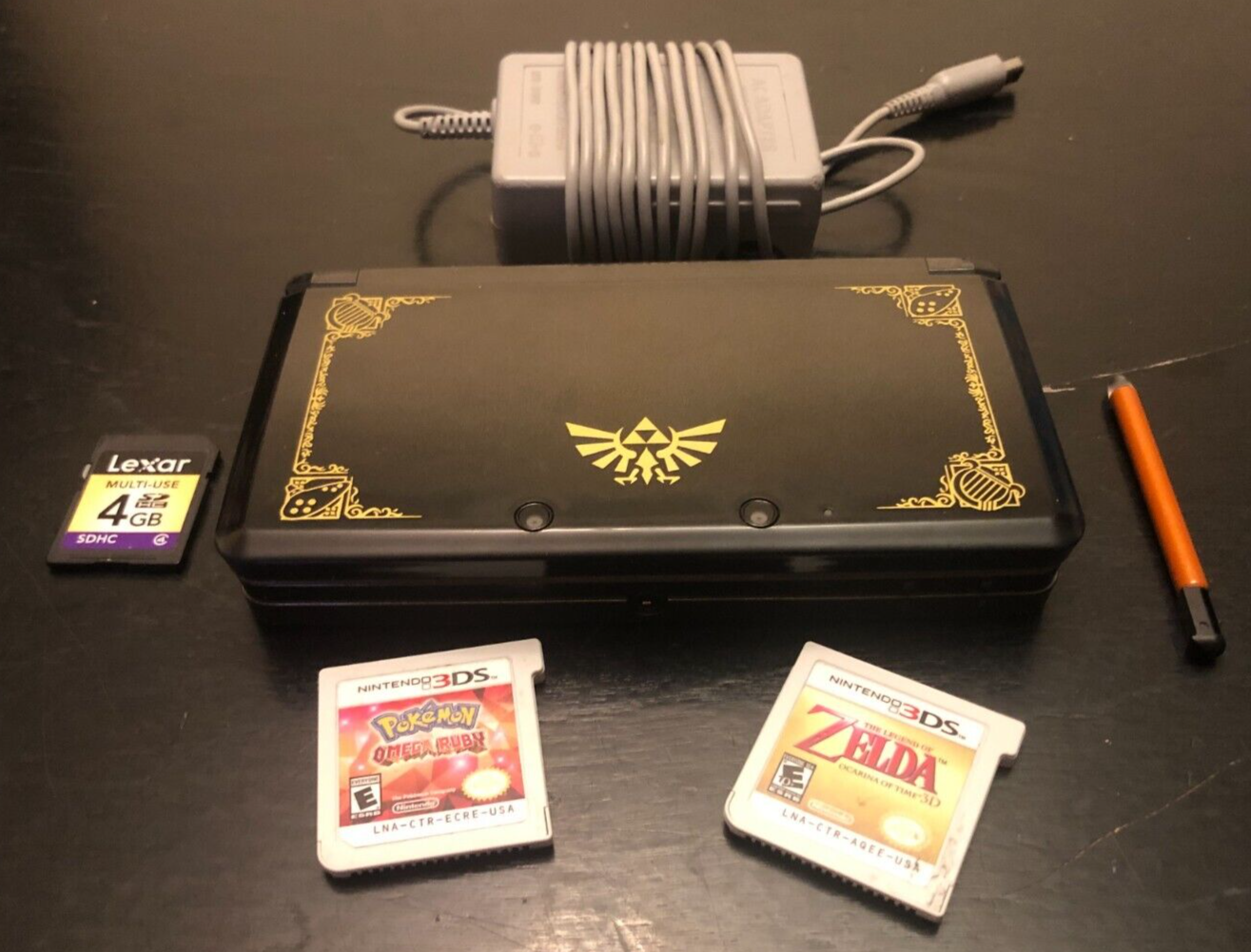 Nintendo 3DS Zelda 25th Anniversary Limited Edition + 2 games Working