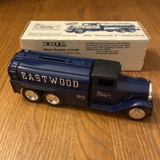 ERTL Eastwood 1930 Diamond T Tanker Truck Coin Bank 1:30 Limited - No Key