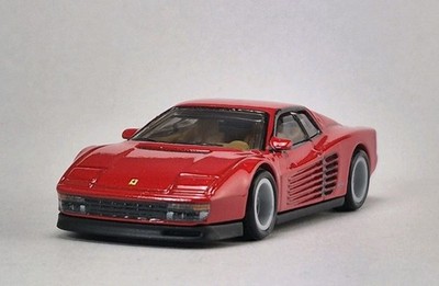 FERRARI TESTAROSSA Sports Car Diorama Collectible DieCast Model 1