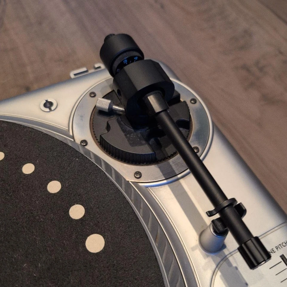 Vestax PDX-2000 Silver with Genuine Slip Mat, Audio Cable and Ground Wire Tested - Image 2 of 4