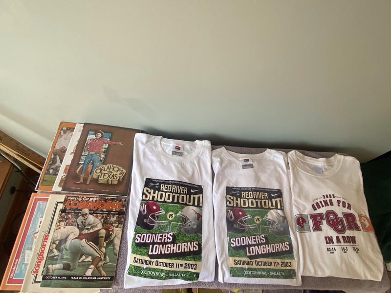 6~OKLAHOMA SOONERS/TEXAS LONGHORNS FOOTBALL PROGRAMS & 3 ~ OU/TEXAS 2X T- SHIRTS