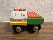 2003 Thomas And Friends Wooden Railway Fog Cars With Collectors Card 