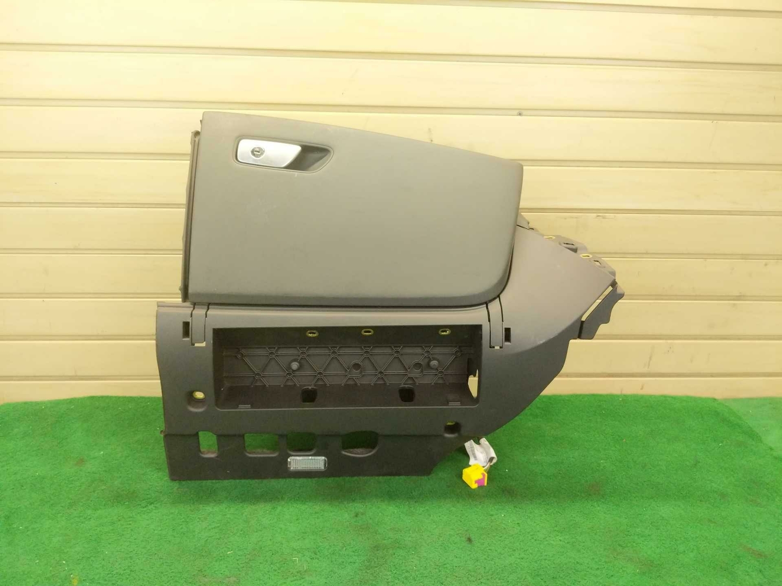 2017-2020 Audi R8 OEM Glove Box Assembly & Latch Black Leather 4S1-857-096-E-25D