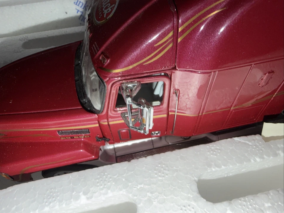 FRANKLIN MINT MACK RED E9-500 TRUCK REFRIGERATED TRAILER 1:32 NO BOX. - Image 3 of 4