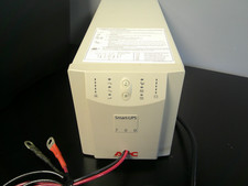 APC Smart-UPS 700VA SU700X93 120V Used with Some Cables