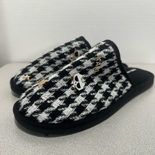 Karl Lagerfeld Paris Womens 9 Jayde Houndstooth Mule Slippers Black White Charms