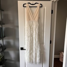NWT Alice + Olivia Women’s Feather Effect V-Neck Maxi Dress Cream White Size XS